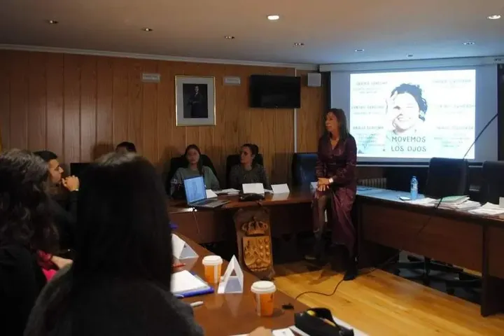 La coach Raquel Hermida inauguró las jornadas sobre igualdad en Sarria